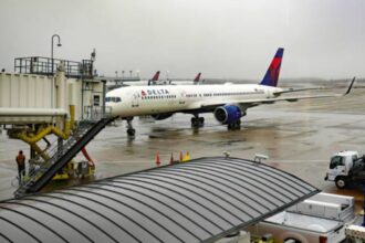 Delta Connection DL3543 Emergency Landing