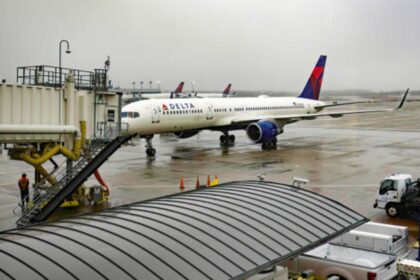 Delta Connection DL3543 Emergency Landing